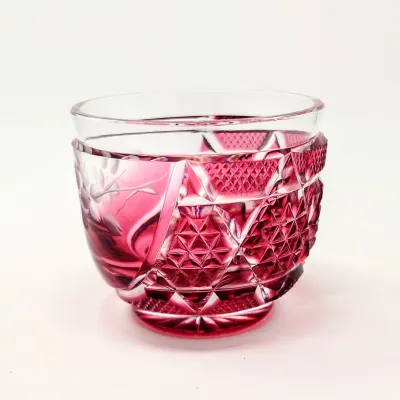 Satsuma Kiriko Ochoko (sake cup) Large 'Hanayaka': Gold and Red, by Shōhō