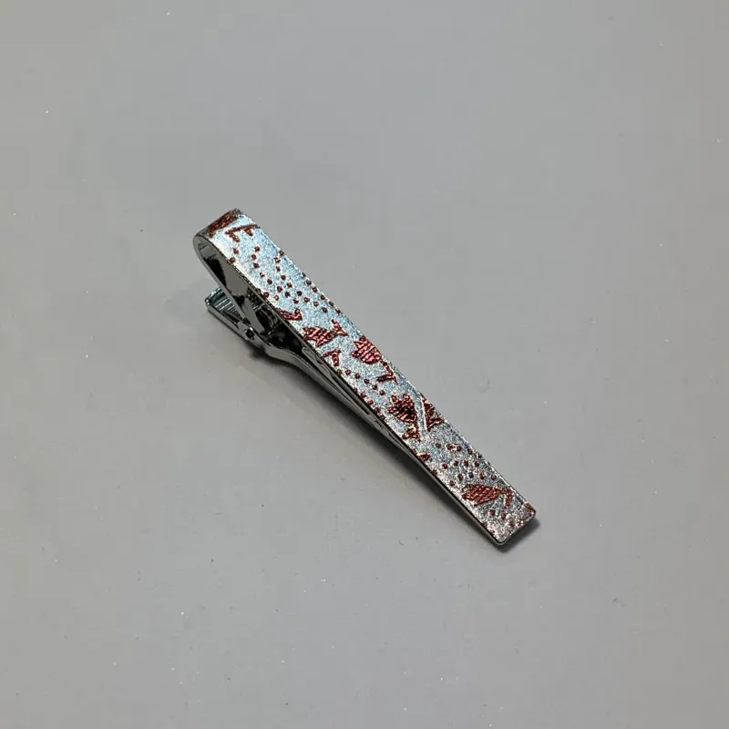 金彩ネクタイピン / 銀色に赤箔